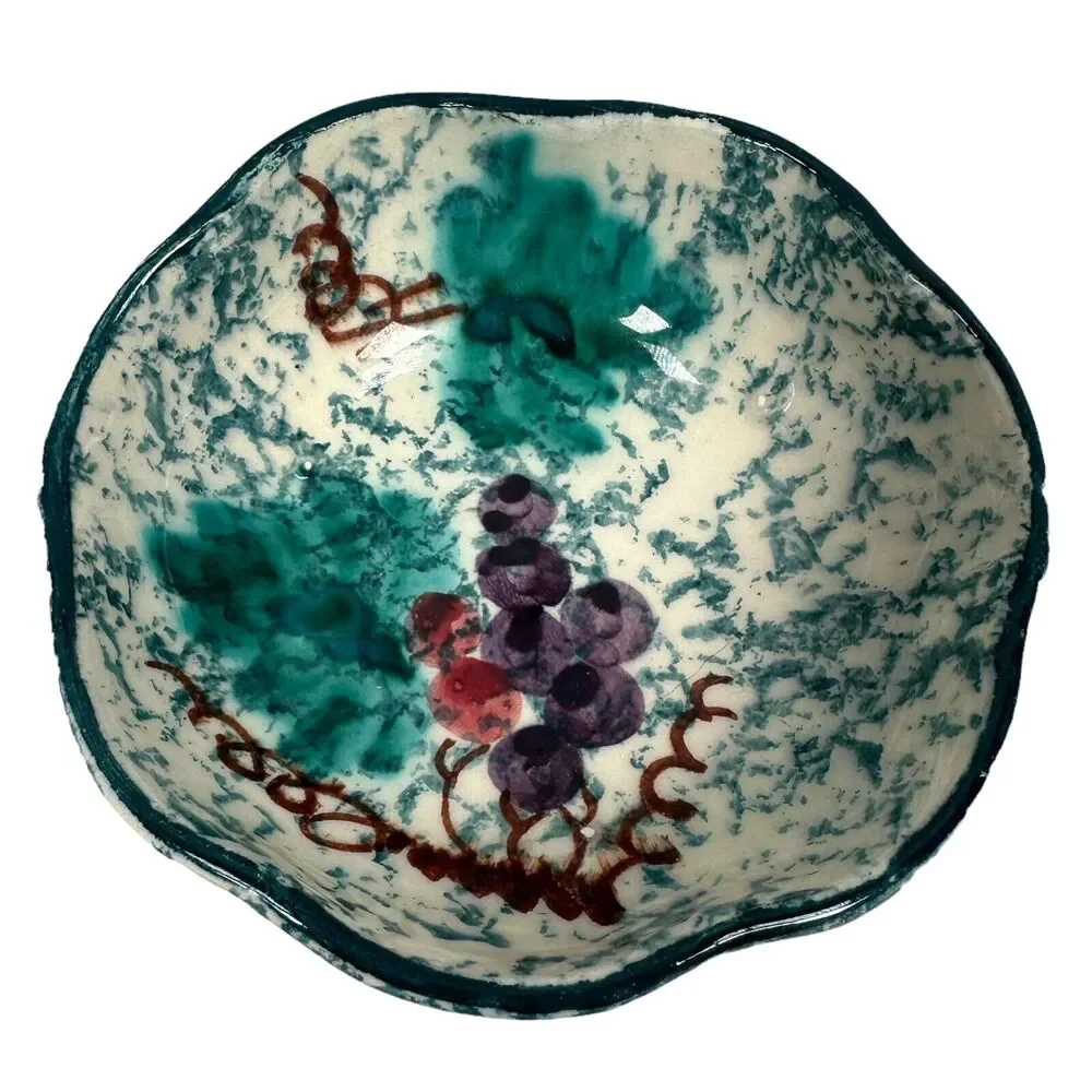 Vintage Majolica‎ Footed Dessert Berry Bowl Dish Grapes White Blue Spongeware